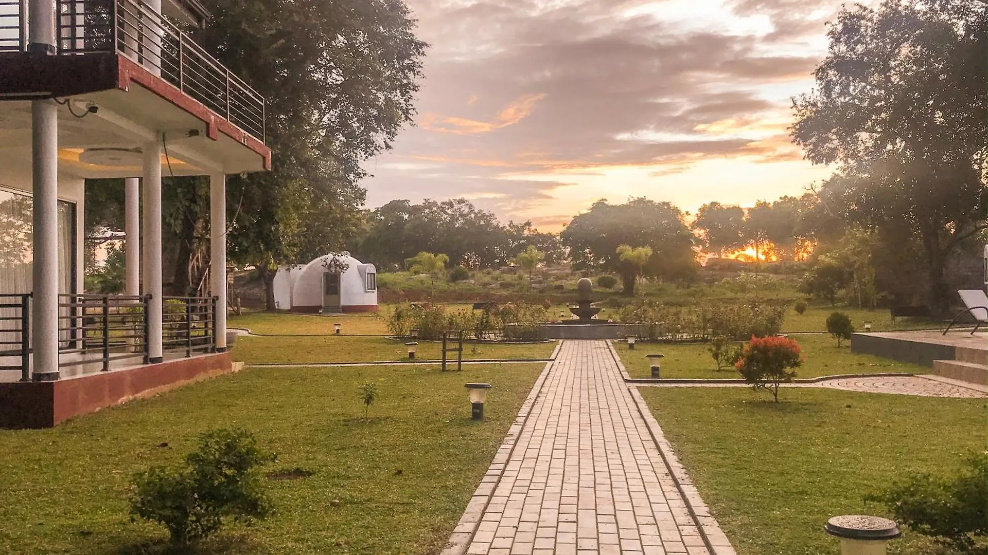 The Lion Kingdom Sigiriya Hotel
